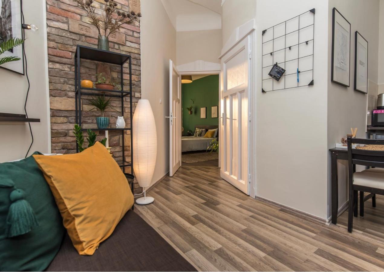 Cozy Nest In The Heart Of Budapest Appartement Buitenkant foto