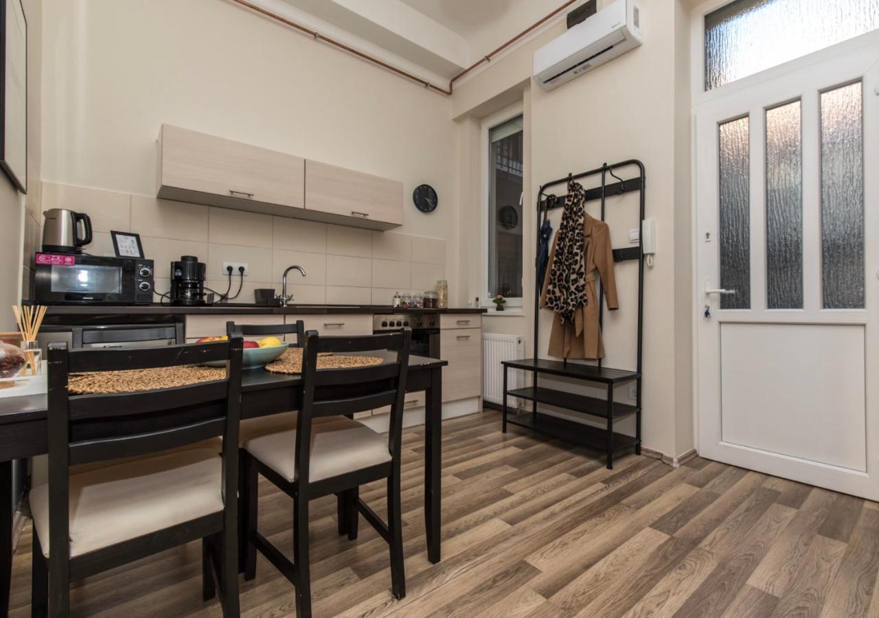 Cozy Nest In The Heart Of Budapest Appartement Buitenkant foto